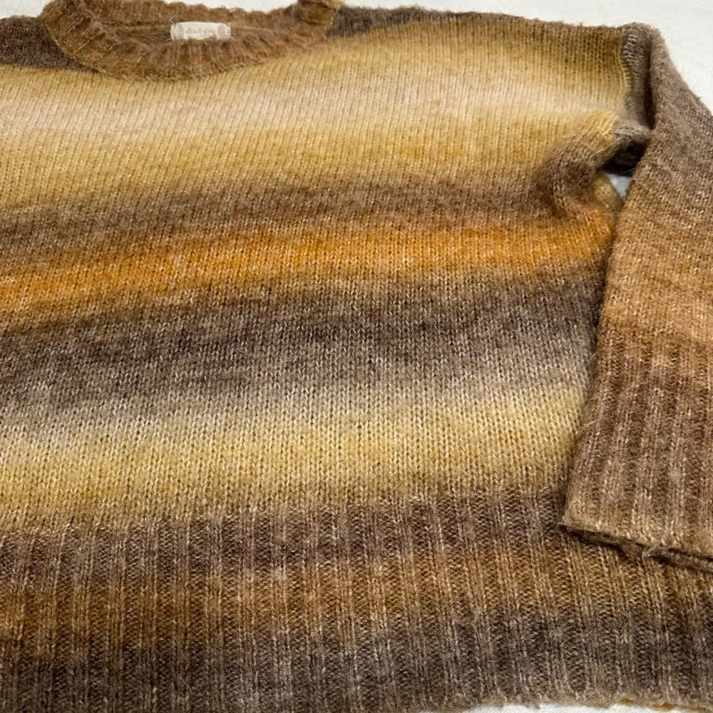 Sweater - Picture 3 of 4